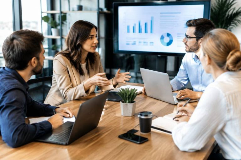 Marketing digital strategy : méthode et outils pour structurer une stratégie marketing B2B performante Marketing digital strategy : méthode et outils pour structurer une stratégie marketing B2B performante